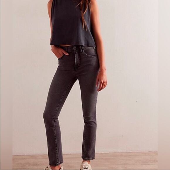 Free People Denim - Free People Low Maintenance Mid Rise Crop Boot Jeans Washed Black Size 30 NWT
